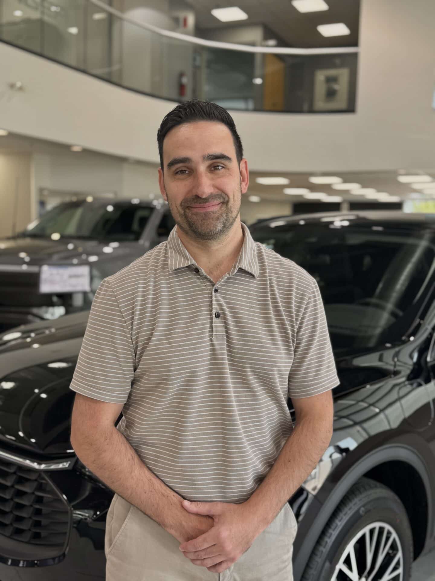 Jonathan Muratoff Directeur des services financiers