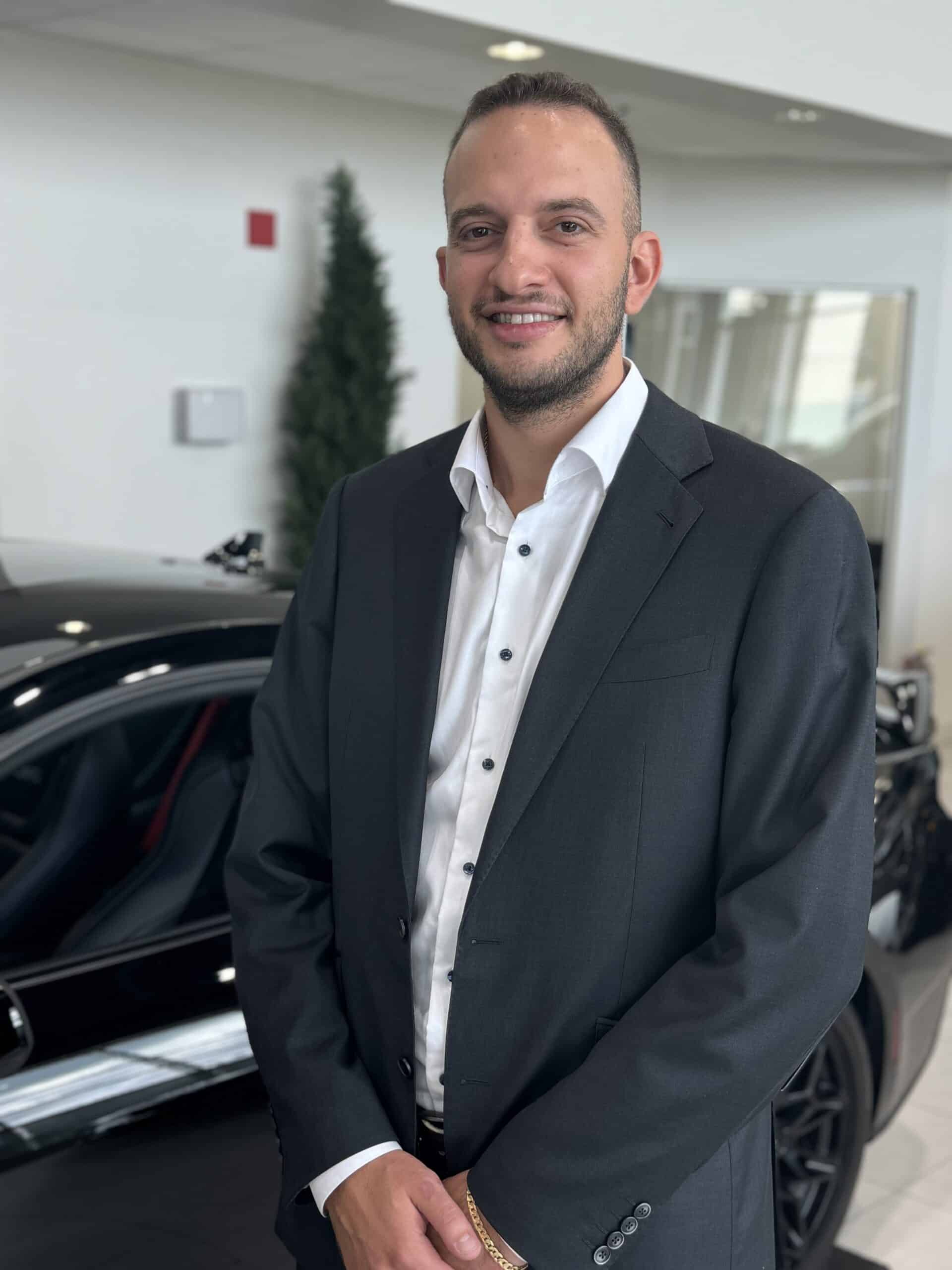 Carl Hachem Directeur des services financiers